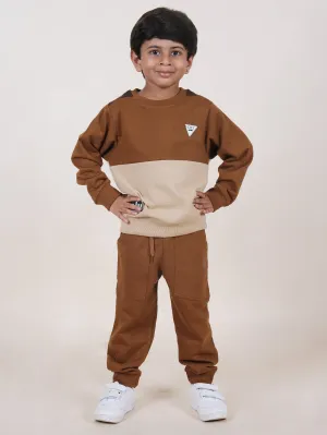 Boys Fleece Full Sleeves Cut And Sew Detailed Sweatshirt With Jogger