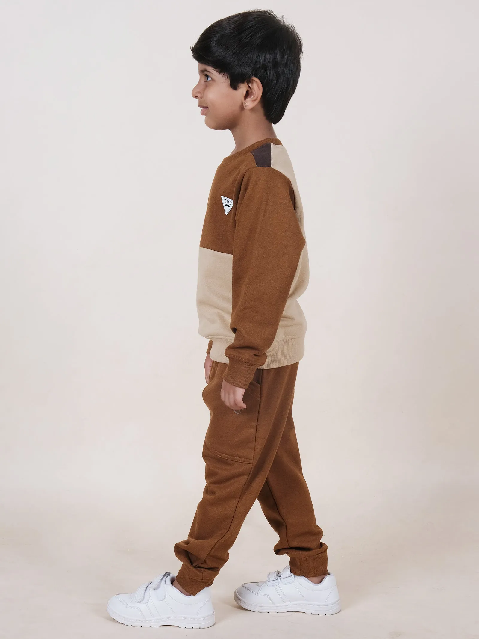 Boys Fleece Full Sleeves Cut And Sew Detailed Sweatshirt With Jogger