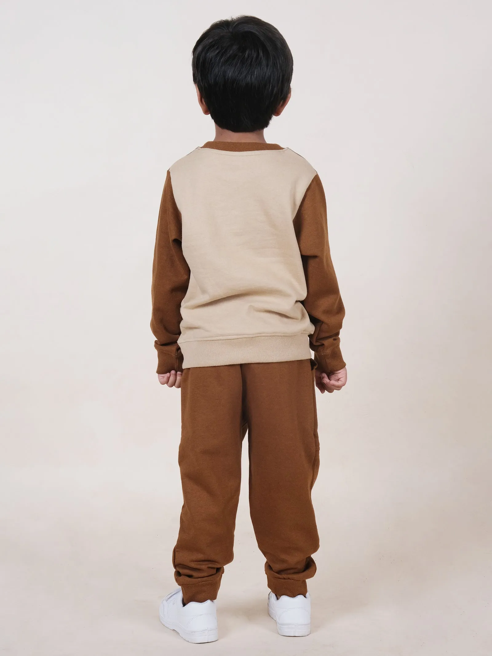 Boys Fleece Full Sleeves Cut And Sew Detailed Sweatshirt With Jogger