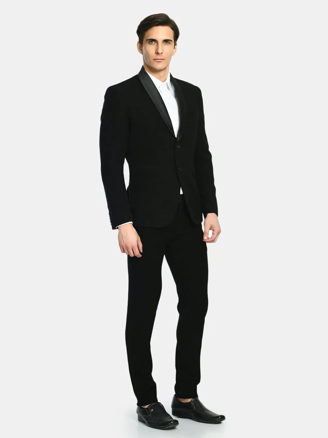 Flaunt in Bold, Black Tuxedo Suit